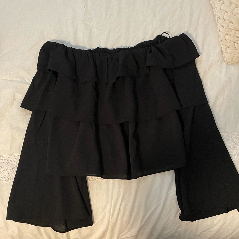 Black cropped blouse